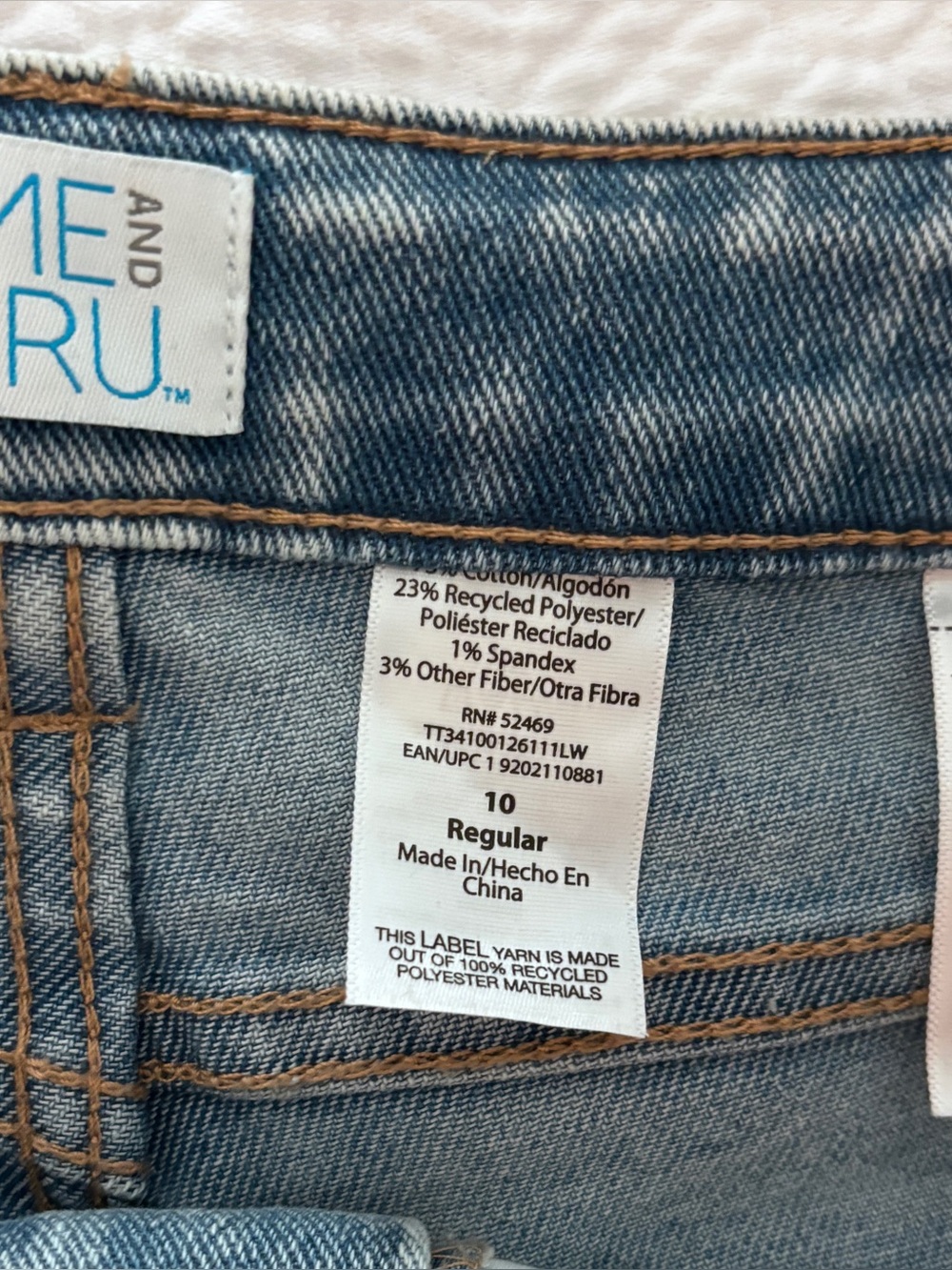 DISTRESSED JEANS - Picture 2 of 4